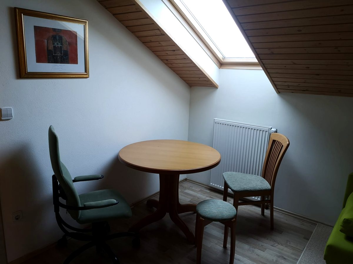 Apartma Regina jedilna miza