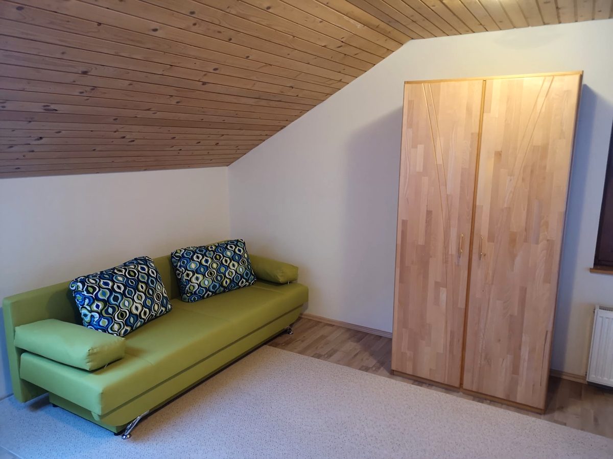 Apartma Regina dnevni prostor s kavčem